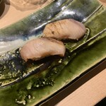 最魚の晩餐～寿司と牡蠣と日本酒の裏切り～ - 炙りサーモン