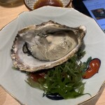 最魚の晩餐～寿司と牡蠣と日本酒の裏切り～ - 牡蠣