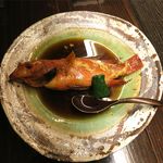 まる山 - 赤仁ミーバイの煮付け