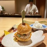 鳥匠いし井ひな - ハンバーガー サルサソース