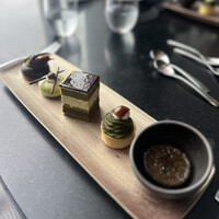 DINING & BAR TABLE 9 TOKYO - 
