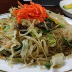 鶴亀 - 焼きビーフン 600円(税込)(2024年6月14日撮影)