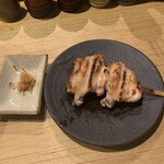 白金 酉玉 - 手羽先　¥380 (税別)