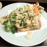 藤吉 - 本日のおまかせ竹(3000円)の穴子、菜の花、舞茸、にんじんの天ぷら