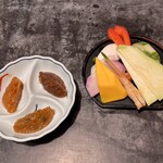 味噌坐　玉響 - 嘗め味噌３点と新鮮野菜盛合