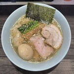 らぁめん 涼虎 - 涼虎らぁめん＋味玉
