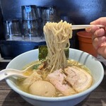 らぁめん 涼虎 - 涼虎らぁめん＋味玉