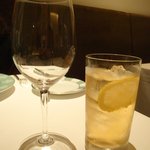 レストラン タテル ヨシノ - ジンジャーエール。