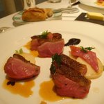 レストラン タテル ヨシノ - フランス産　鴨のロティ　無花果のキャラメリゼを添えて。