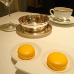 レストラン タテル ヨシノ - マカロン(シトロン)。