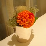 レストラン タテル ヨシノ - テーブルの上の花。造花ではなく本物です。