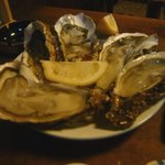 栄屋酒場 - 殻付カキ★★★★★