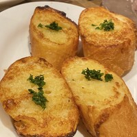 熟成和牛ステーキグリルド エイジング・ビーフ 横浜店 - ガーリックトースト