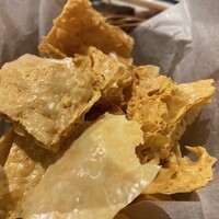 熟成和牛ステーキグリルド エイジング・ビーフ 横浜店 - パリパリチーズのおつまみ