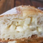 石釜パン工房 KIRARI - チーズトロリチーズフランス