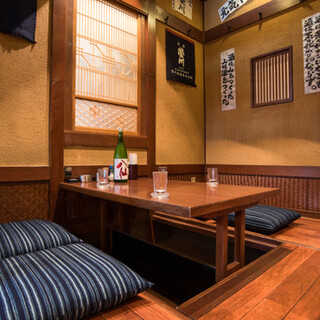 日本酒が似合うお座敷席、まったりするお席ですよ♪