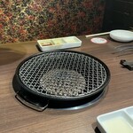 肉の頂 - テーブル席。