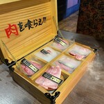 肉の頂 - 黒毛和牛 特上6点盛合せ。美味し。
