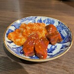 肉の頂 - 黒毛和牛ホルモン盛。美味し。