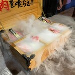 肉の頂 - 黒毛和牛 特上6点盛合せ。美味し。