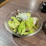 肉の頂 - サラダ。美味し。