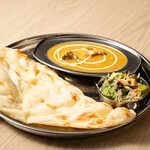 インド料理 DILLI PALACE - Aセット（カレー・ナン・サラダ・ドリンク）