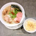 はらや TORI PAITAN RAMEN - 特製鶏白湯の大盛りとチーズごはん