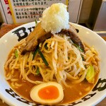らーめんブッチャー - みそラーメン950円 中盛り＋50円