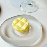 ベージュ アラン・デュカス 東京 - 