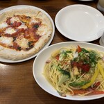 イタリア食堂 クチナーレ - 菜園風ペペロンチーノとマルゲリータ
