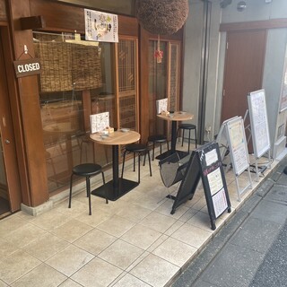 ◆全席喫煙可能◆綺麗な店内でゆっくりとお過ごし下さい