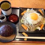 甘味処　いっぷく亭 - とくとくセット￥990　(選べる味と麺の太さ)塩焼きそば細麺・(選べるおはぎ)粒あんおはぎ
