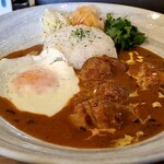 oji curry - チキンバターカレー+目玉焼き