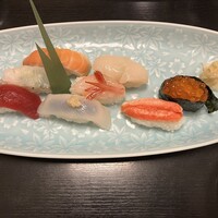 寿し心 なかむら - コースのお寿司(サーモン・ホタテ・いくら・エンガワ・エビ・カニ・赤身・イカ)
