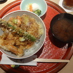 特製かき揚天丼（２５００円）