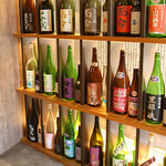 縁 - こだわりの日本酒の酒棚