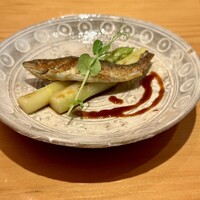 鮨 しお津 - 鮎のコンフィ　アスパラ