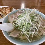 手打ちラーメン俵屋 - ネギチャーシューメン、餃子(3ヶ)