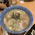 六厘舎 東京駅東京ラーメンストリート - つけ汁
