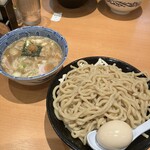 六厘舎 東京駅東京ラーメンストリート - 特製つけ麺大盛り