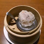 喜臨軒 - 熱々でジューシーな肉＆海老の焼売