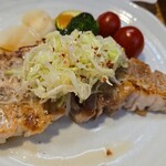 キッチン ブルー グローブ - 正面から、ソースは肉汁ですね