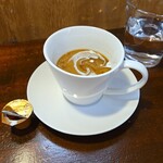 キッチン ブルー グローブ - 気がつくと１階には自分１人、急いでホワイトコーヒーへ