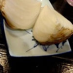 焼鳥 あばれん坊 - 新タマ丸焼き、半分こ