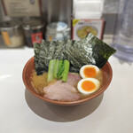 家系ラーメン 革新家 TOKYO - のり玉ラーメン