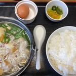 おふくろ亭 - 2024/07/19
      ホル鍋定食 大飯 600円