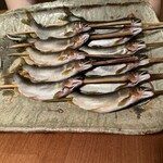 徳ㇵ本也 - 鮎の串焼き