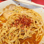 ラーメン二郎 - 粗挽き唐辛子投下～♪