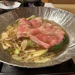 水明館 - 煮てるところ