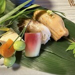 水明館 - 煮穴子、鳥貝、カラスミ
